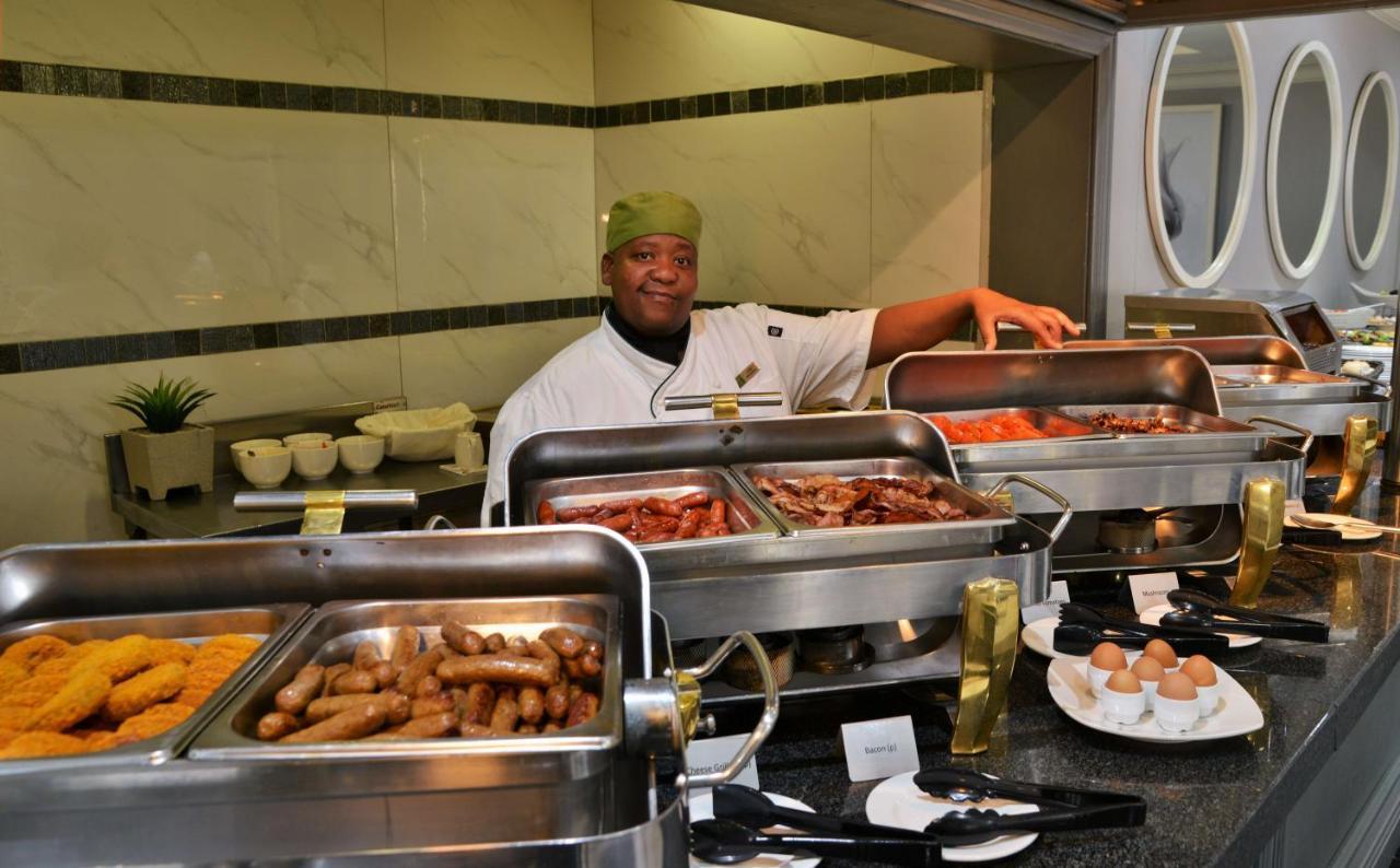 Holiday Inn Johannesburg Airport By Ihg Kempton Park Bagian luar foto
