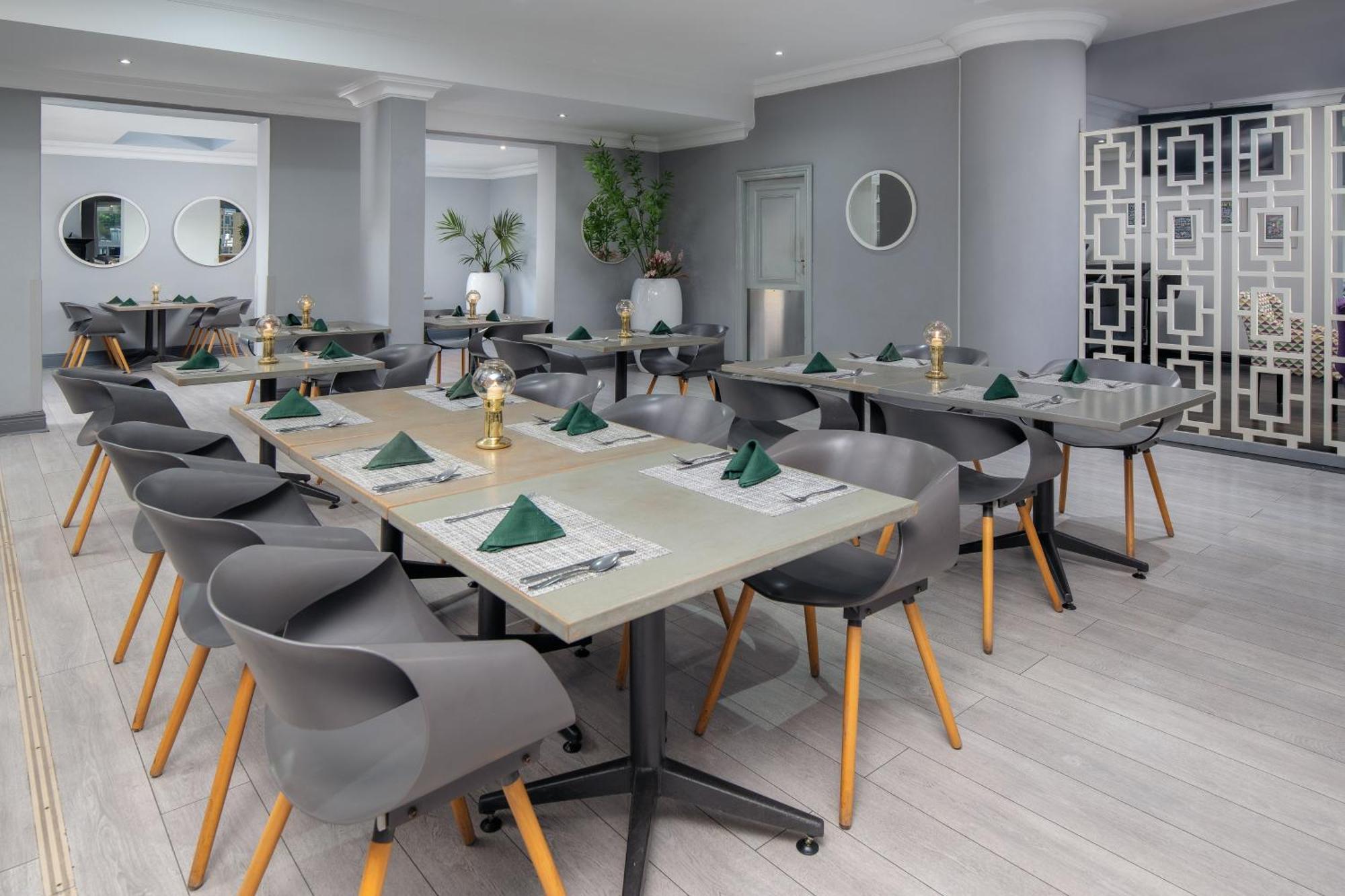 Holiday Inn Johannesburg Airport By Ihg Kempton Park Bagian luar foto