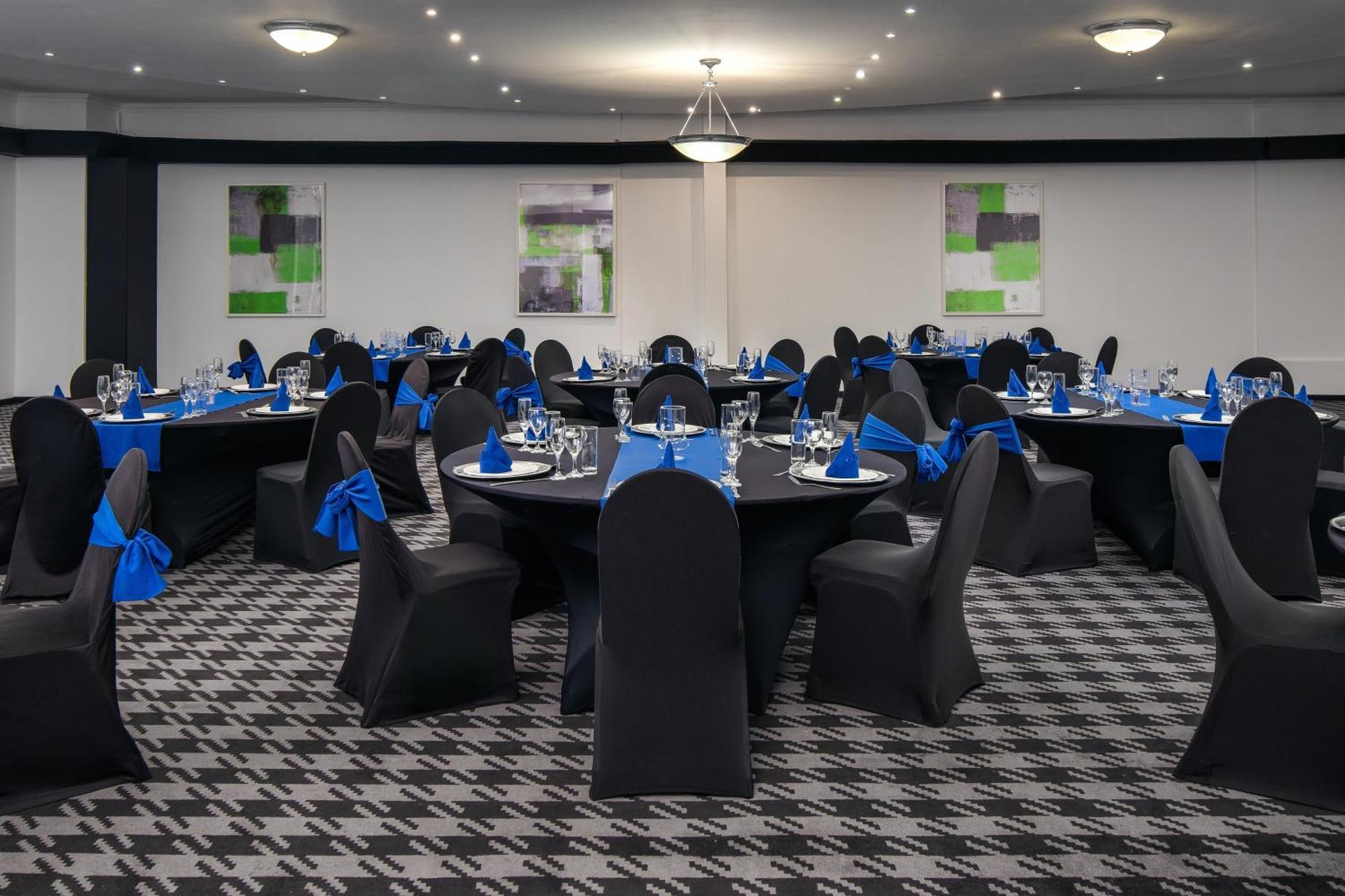 Holiday Inn Johannesburg Airport By Ihg Kempton Park Bagian luar foto