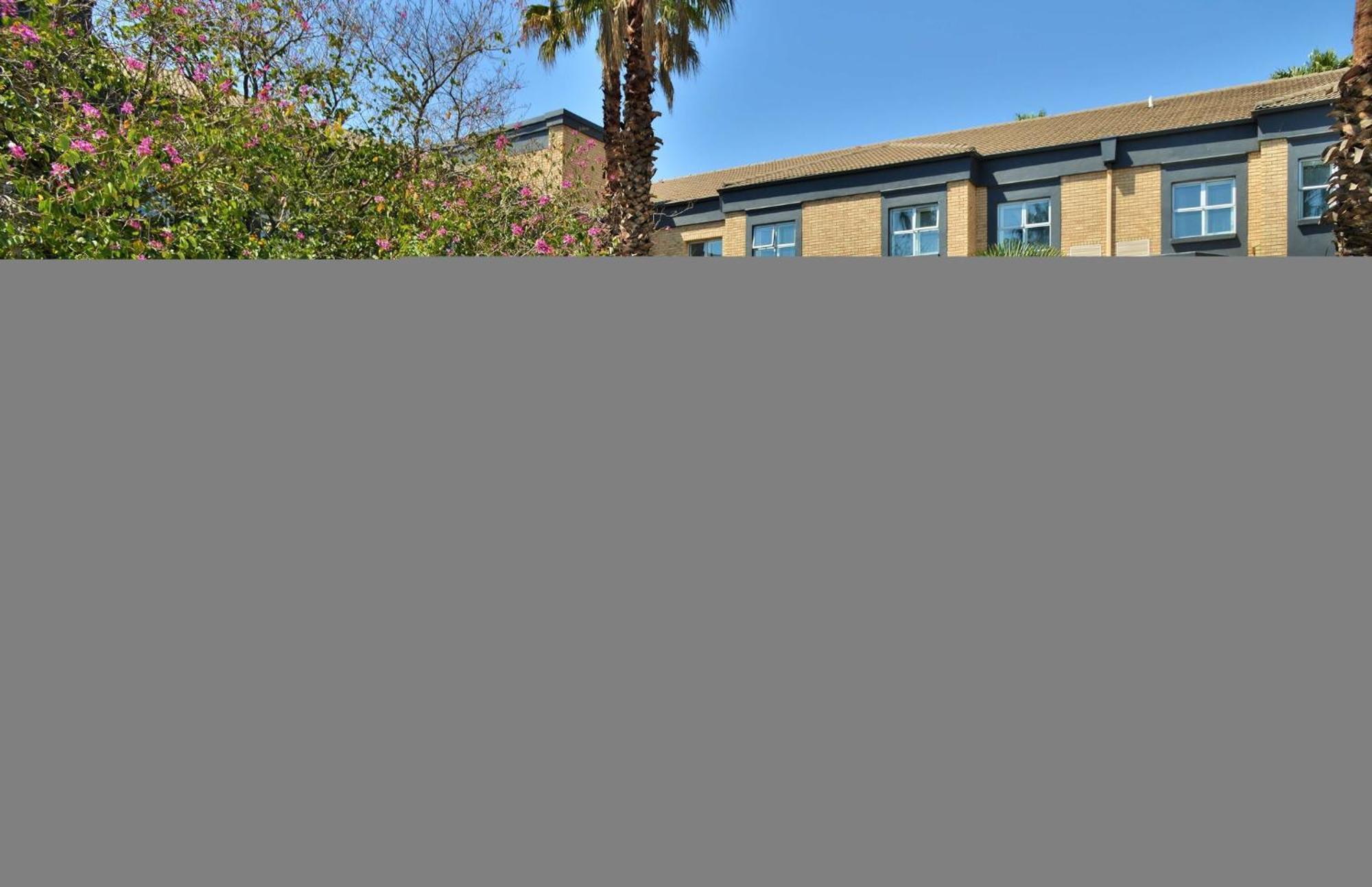 Holiday Inn Johannesburg Airport By Ihg Kempton Park Bagian luar foto